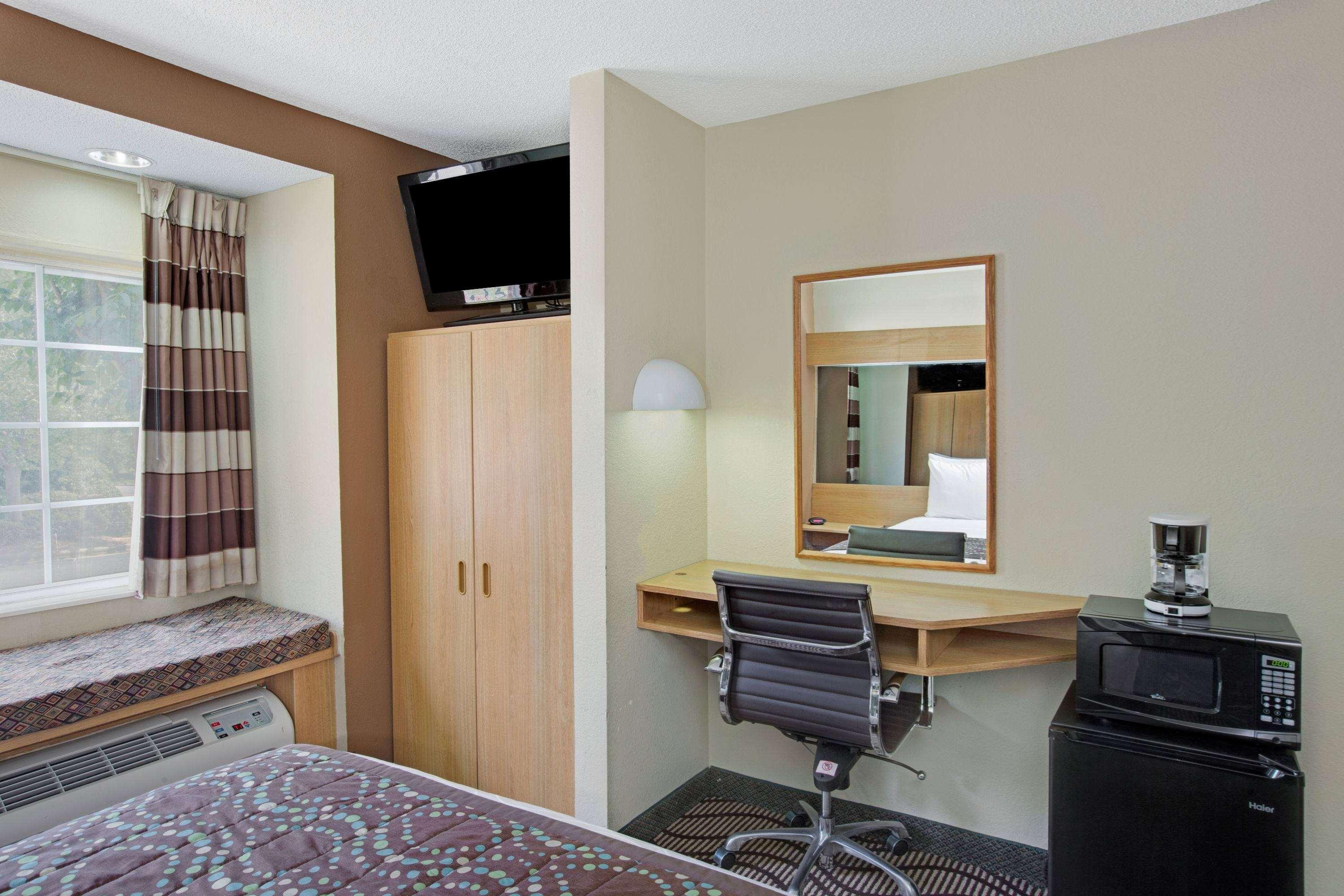 Microtel Inn By Wyndham University Place Charlotte Extérieur photo